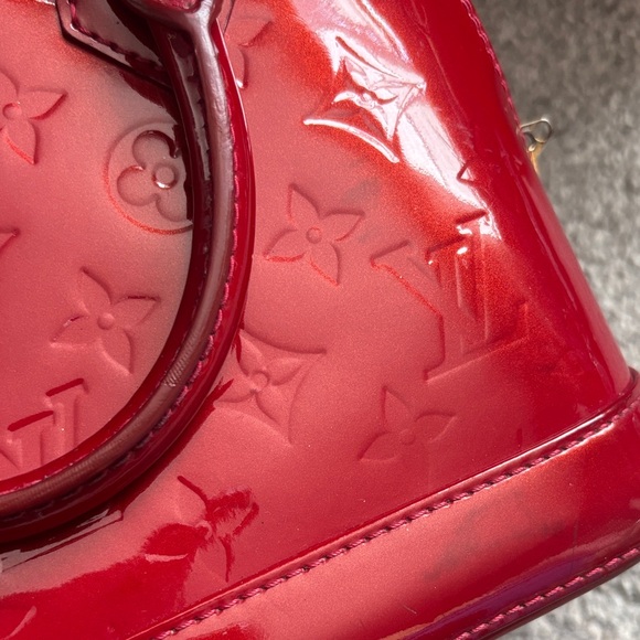 Louis Vuitton Alma BB Vernis Red - Picture 2 of 9